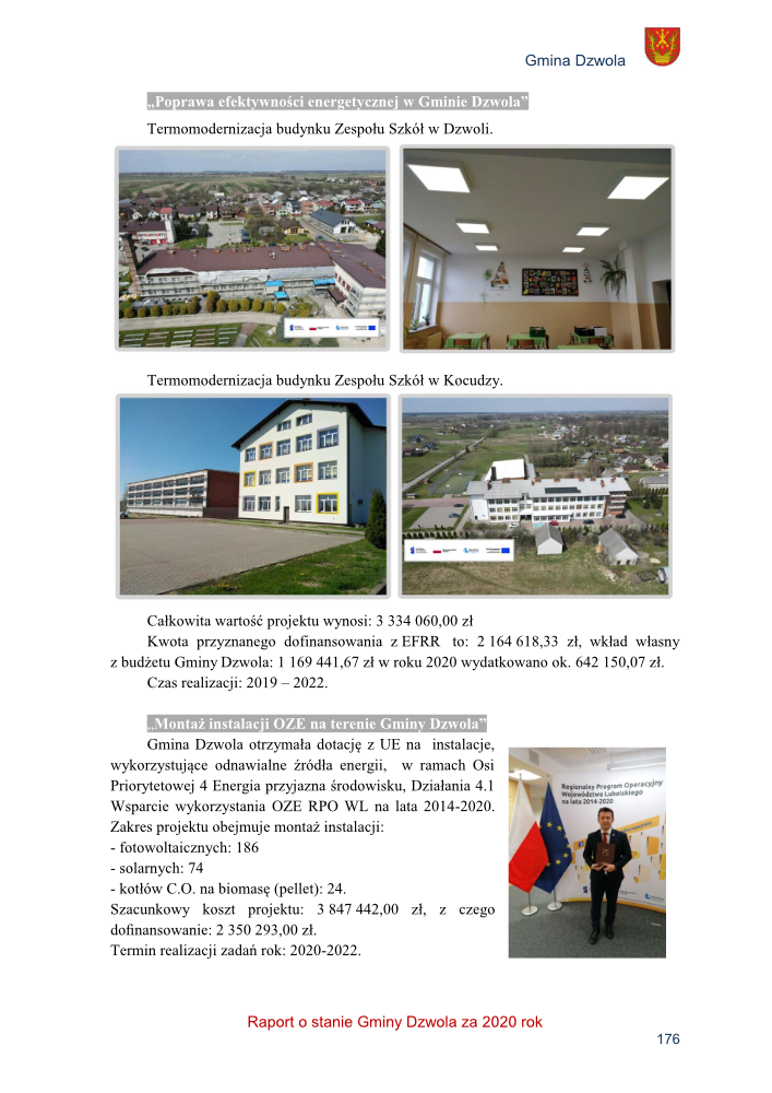 Mężczyzna w ciemnym garniturze trzyma dokument, stoi między flagą Polski a flagą Unii Europejskiej, w tle plansza z napisem Regionalny Program Operacyjny Województwa Lubelskiego.