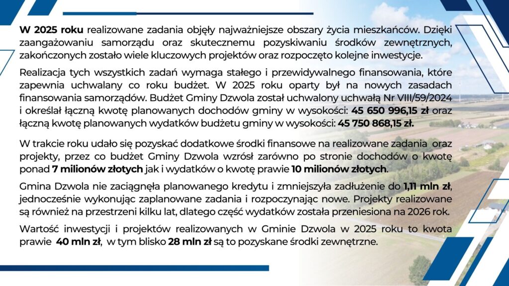 Tekst czarny na tle zdjęcia pól uprawnych i nieba, z granatowymi geometrycznymi elementami po bokach.