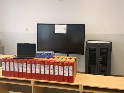 Nieodpłatne przekazanie sprzętu w ramach projektu KPO C13L dla uczniów szkół podstawowych z gminy Dzwola