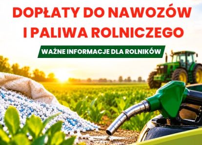 Granulki nawozu w worku, zielona dysza paliwowa na kanistrze, pole uprawne i traktor w tle przy zachodzie słońca.